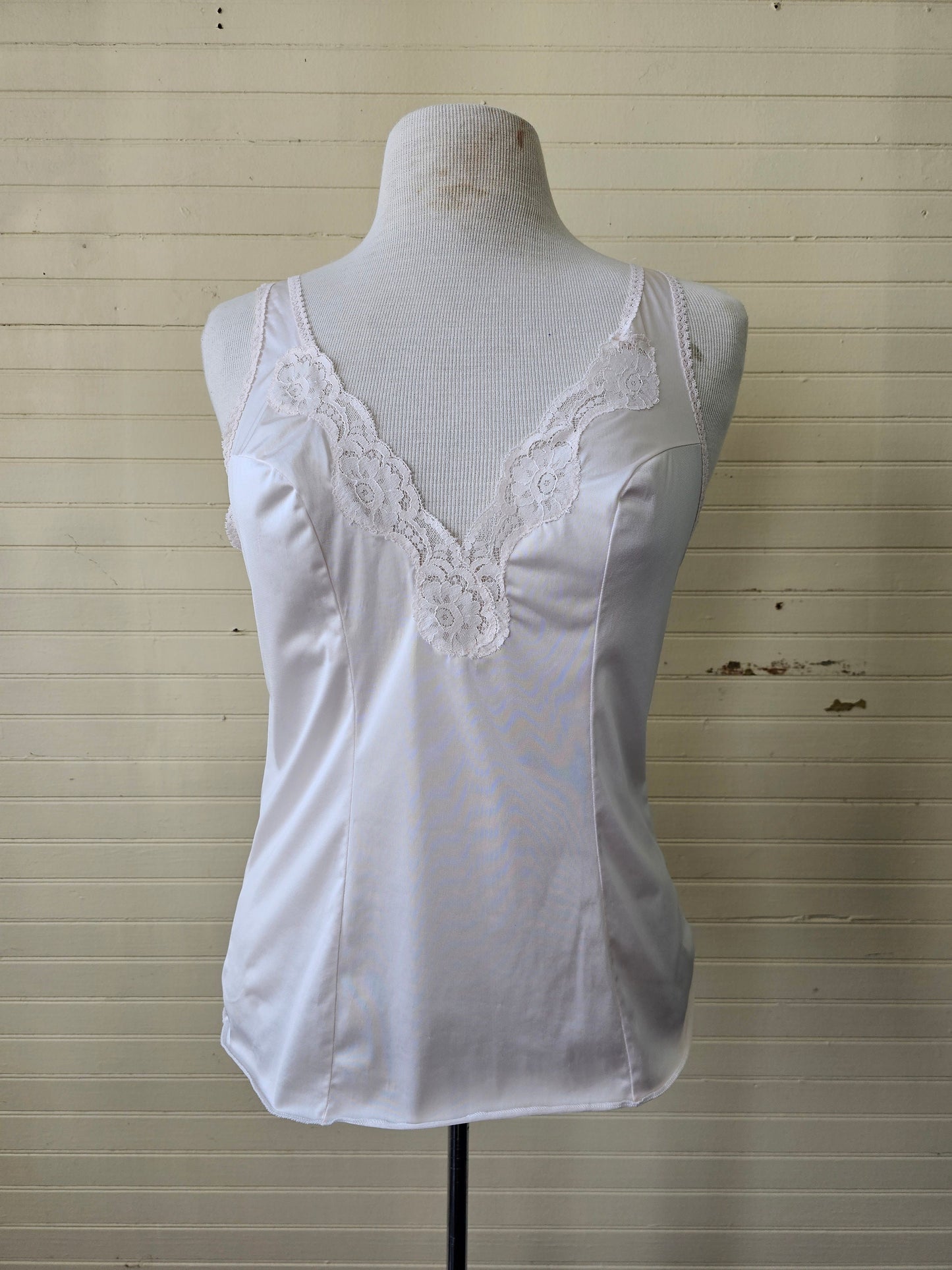 Vintage camisole, Vassarette 36 pink nylon cami tank top lingerie half slip lace trim v neck princess seams floral shoulder straps