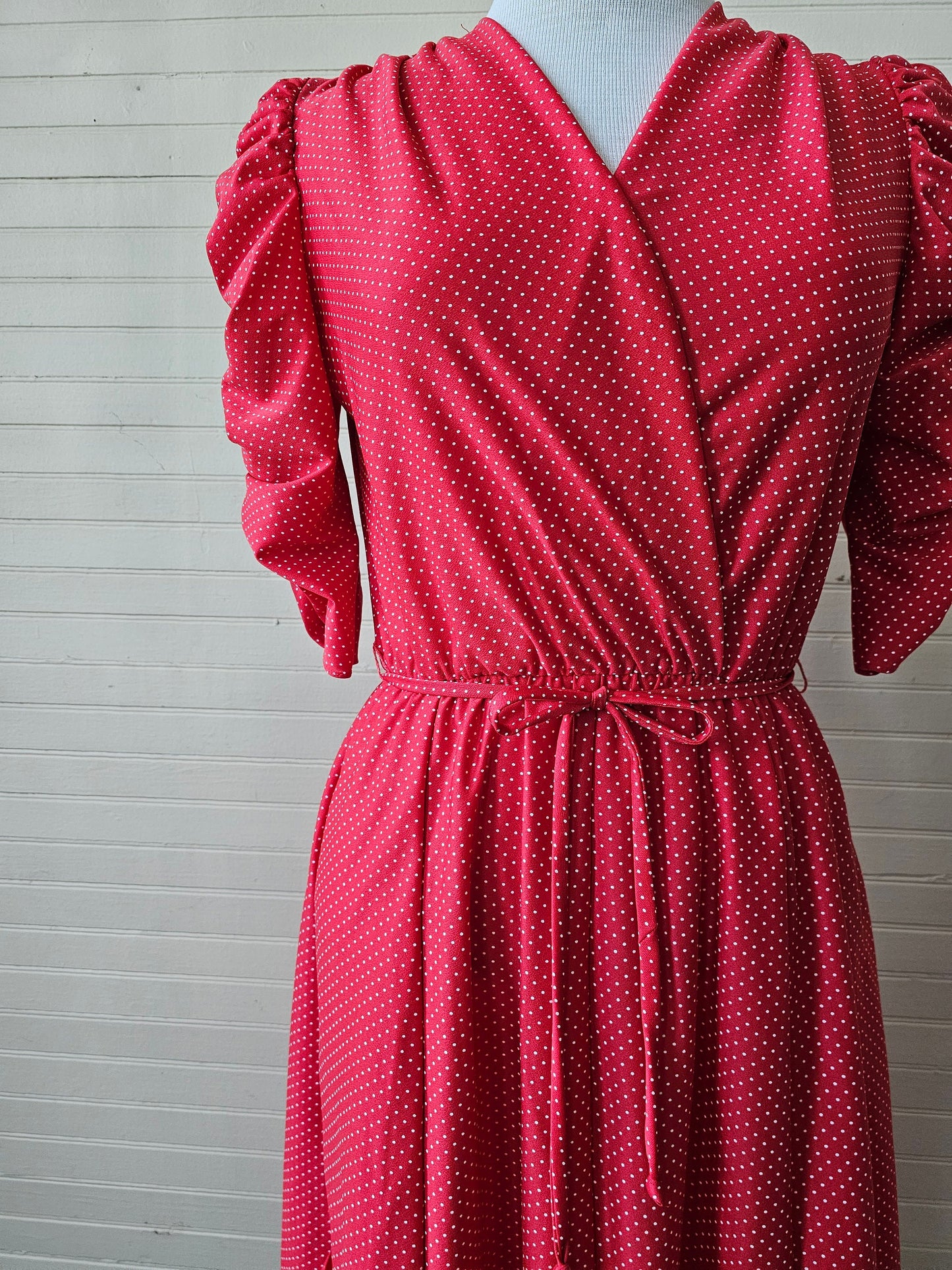 Vintage dress, small red white polka dots 70s elastic waist wrap v neck long sleeves ruffle skirt puff sleeves sexy flirty original belt tie