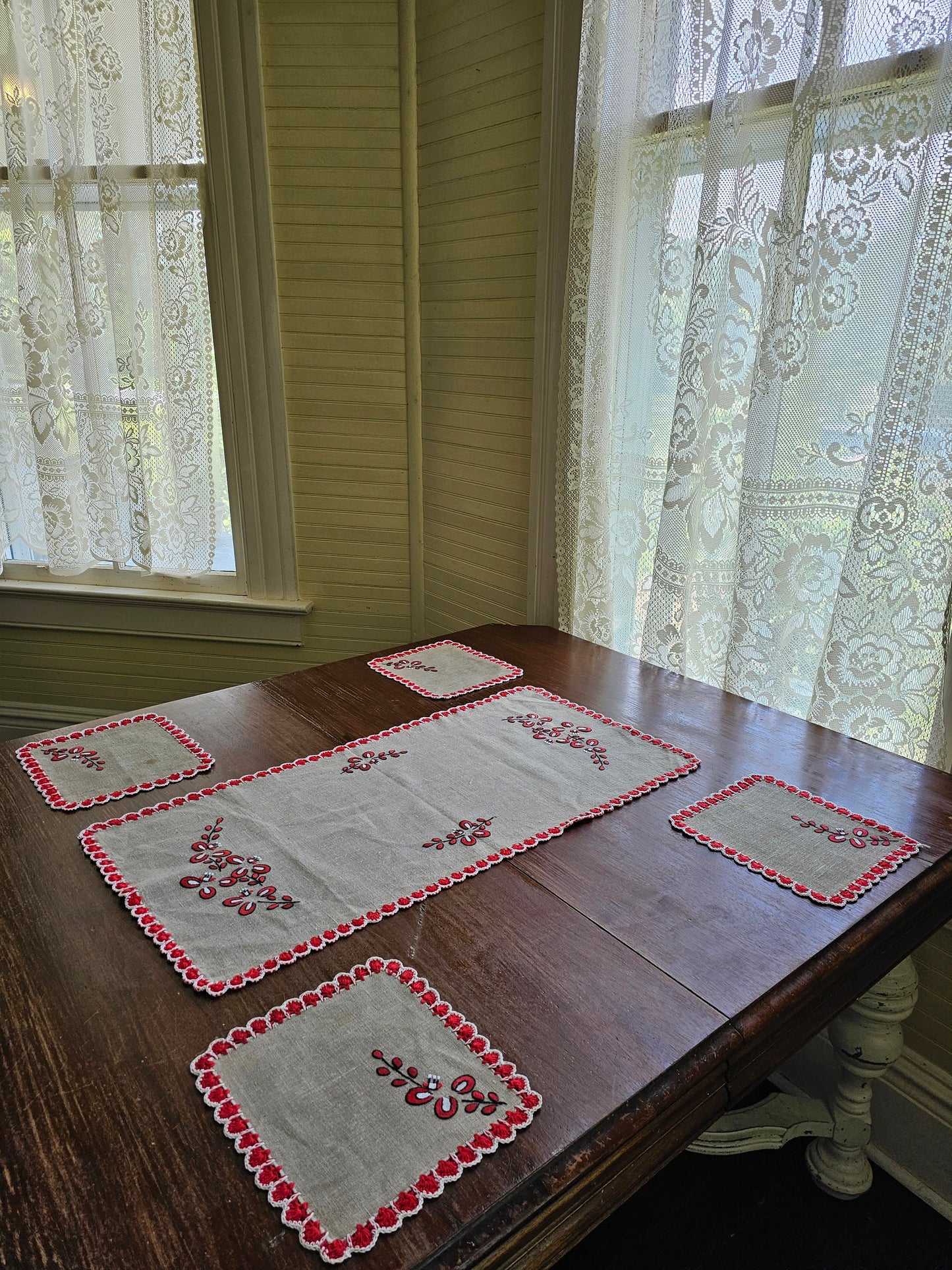 Vintage table linens, set of 5 napkins table runner handmade crochet embroidered red white black floral 70s MCM retro hippy boho bohemian