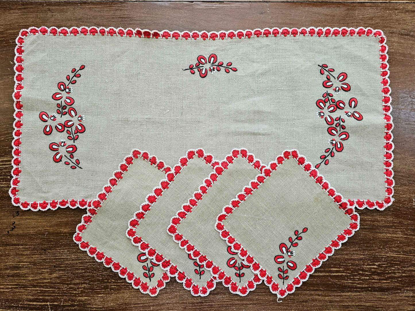 Vintage table linens, set of 5 napkins table runner handmade crochet embroidered red white black floral 70s MCM retro hippy boho bohemian