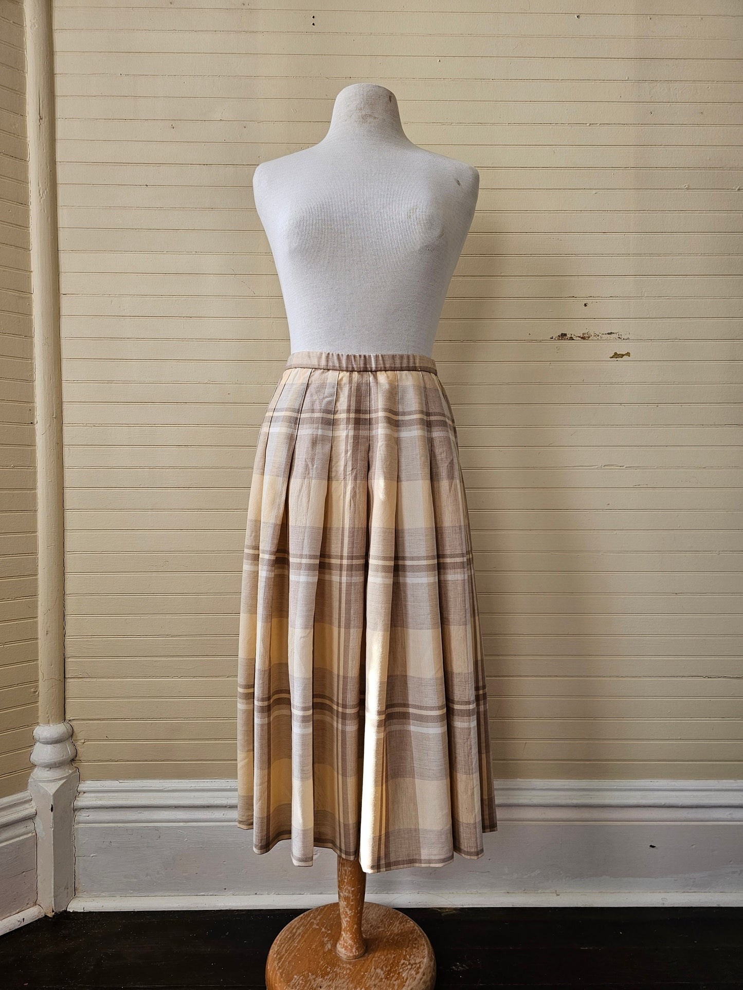 Vintage skirt, Pendleton 8 plaid yellow brown waistband zipper button pleated midi below knee A line wool preppy Scottish cosplay 90s