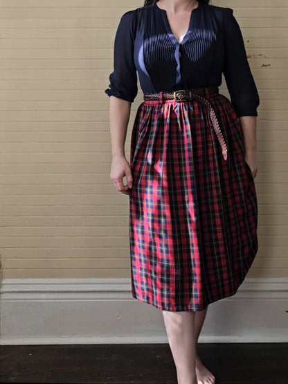 Vintage skirt, This One's For You plaid red green navy belt loops waistband zipper button A line midi below knee Christmas preppy 26 waist