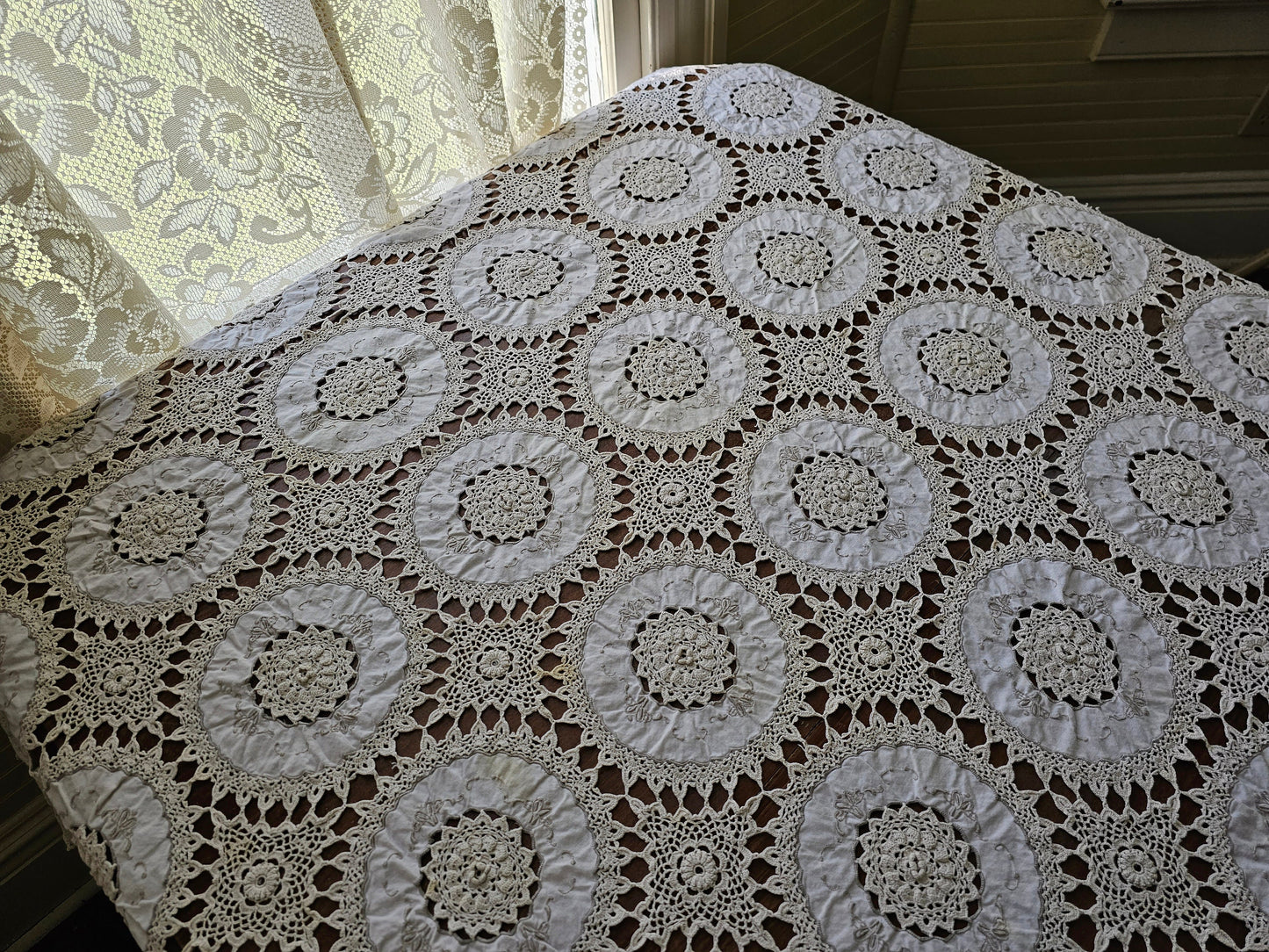 Vintage tablecloth beige rectangle crochet medallion embroidered floral doily granny shabby chic country farmhouse Victorian grandmillennial